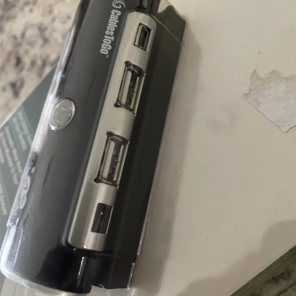 Usb 4 port HUB  cables to go new - Picture 3 of 6